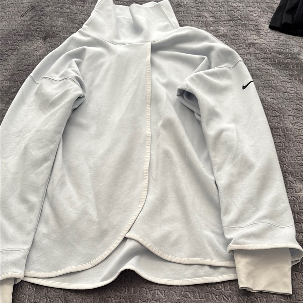 Nike Gray Ski Snow Jacket for Ultimate Winter Comfort